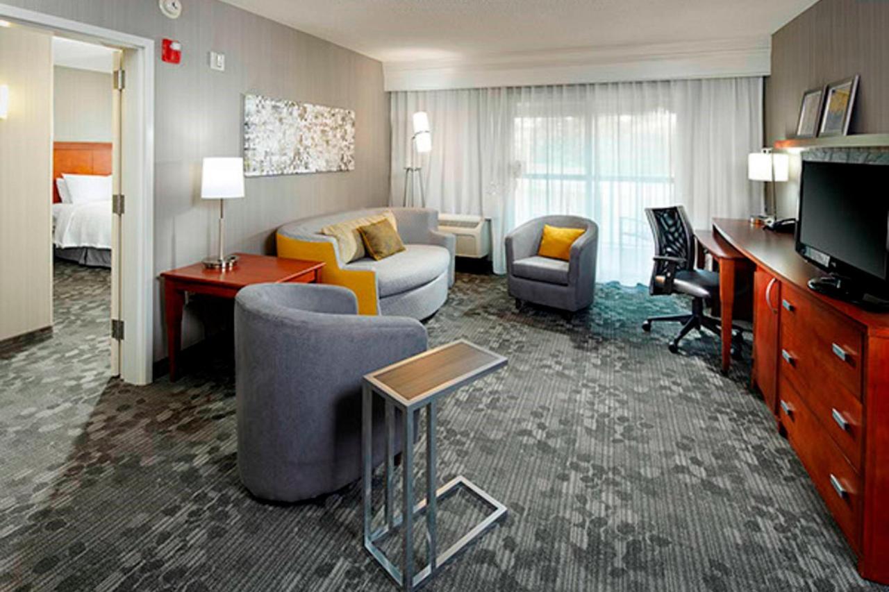 Courtyard By Marriott Akron Stow Kültér fotó